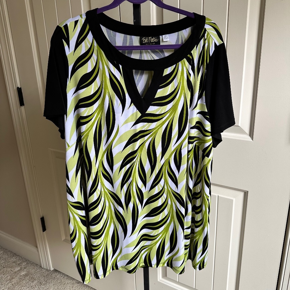 Bob Mackie Plus Size Lime Green/Black/White Leaf Design Tunic 2x